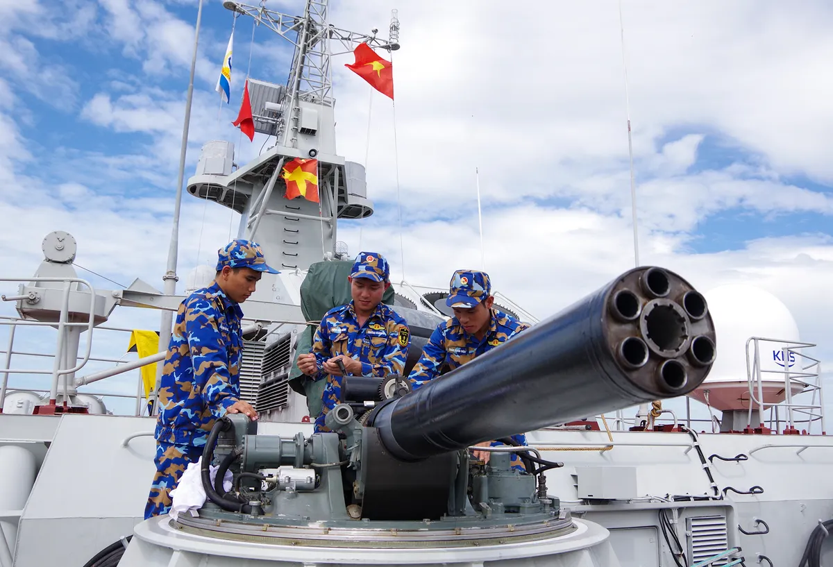 Hải qu&acirc;n nh&acirc;n d&acirc;n Việt Nam - 69 năm h&agrave;nh tr&igrave;nh giữ biển - Ảnh 4.