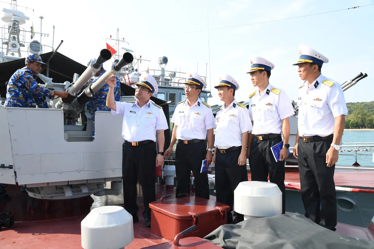 Hải qu&acirc;n nh&acirc;n d&acirc;n Việt Nam - 69 năm h&agrave;nh tr&igrave;nh giữ biển - Ảnh 7.
