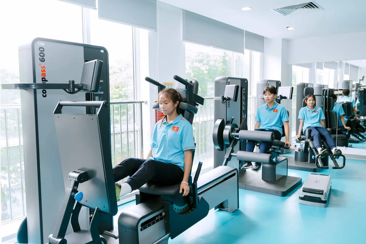 Trung t&acirc;m Y học Thể thao Vinmec được c&ocirc;ng nhận xuất sắc theo chuẩn ch&acirc;u &Aacute; - Ảnh 2.