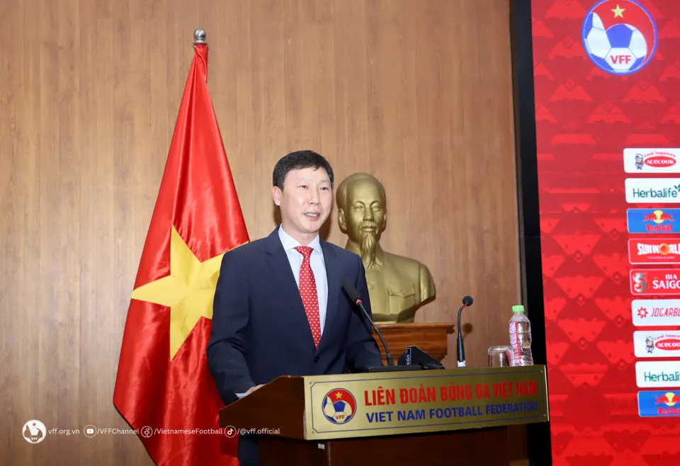Ông Kim Sang Sik chính thức đảm nhiệm vị trí HLV trưởng Đội tuyển Nam và Đội tuyển U23 quốc gia - Ảnh 3. Ông Kim Sang Sik chính thức đảm nhiệm vị trí HLV trưởng Đội tuyển Nam và Đội tuyển U23 quốc gia - Ảnh 3.