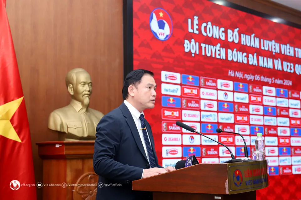 Ông Kim Sang Sik chính thức đảm nhiệm vị trí HLV trưởng Đội tuyển Nam và Đội tuyển U23 quốc gia - Ảnh 2. Ông Kim Sang Sik chính thức đảm nhiệm vị trí HLV trưởng Đội tuyển Nam và Đội tuyển U23 quốc gia - Ảnh 2.