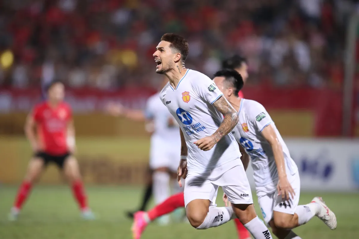 Thép Xanh Nam Định vs B.Bình Dương: Cuộc chiến ngôi đầu | 18h00 hôm nay, 8/5   - Ảnh 1.