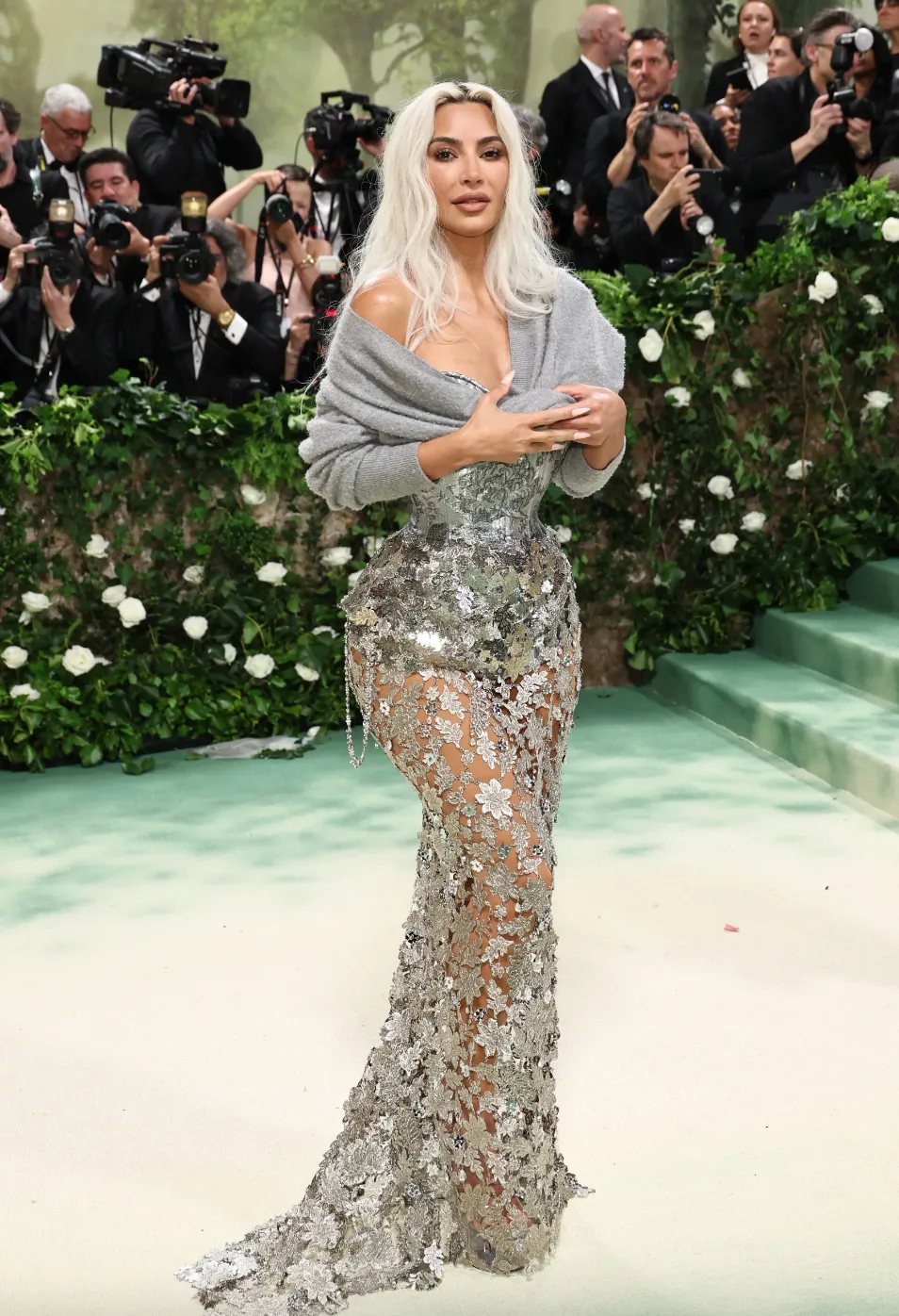 Dàn sao khoe sắc tại khu vườn thời gian Met Gala 2024 - Ảnh 13.