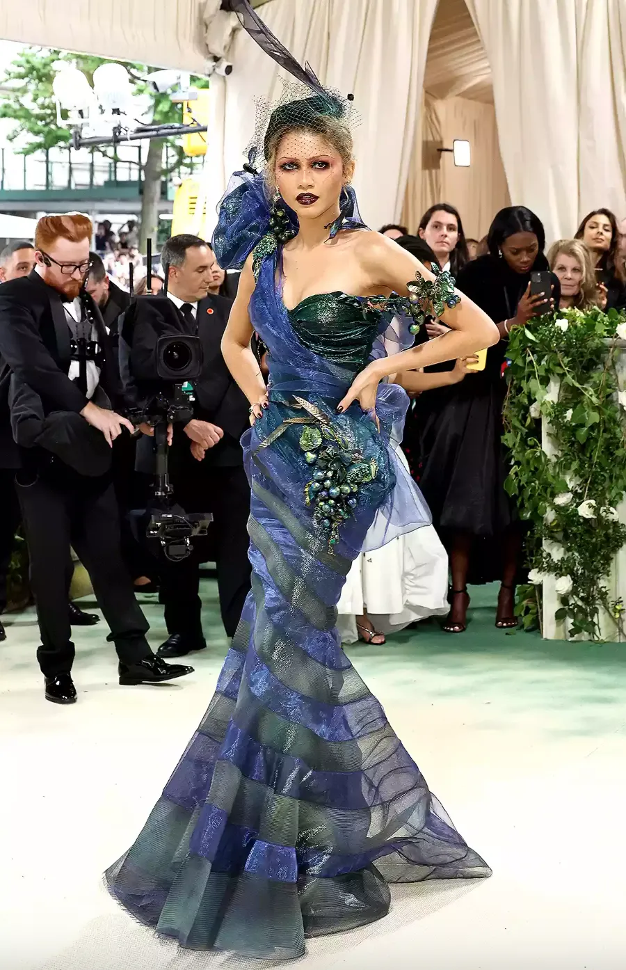 Dàn sao khoe sắc tại khu vườn thời gian Met Gala 2024 - Ảnh 10.