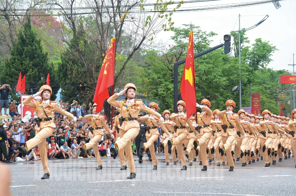 Điện Biên ngày 7/5: Tưng bừng, rộn ràng từng góc phố - Ảnh 6.