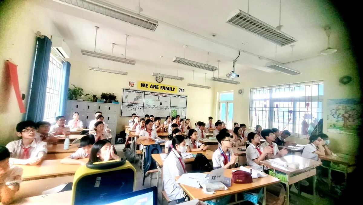 Tiết học Lịch sử đặc biệt kỉ niệm 70 năm Chiến thắng Điện Biên Phủ - Ảnh 4.