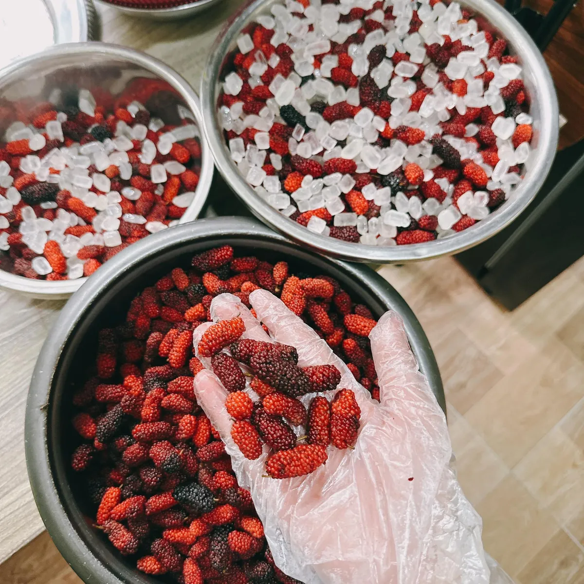 C&aacute;ch l&agrave;m siro d&acirc;u tằm ng&acirc;m đường giải nhiệt - Ảnh 2.