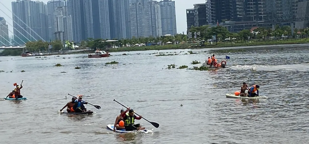 S&ocirc;i động Giải V&ocirc; địch Bơi vượt s&ocirc;ng mở rộng TP Hồ Ch&iacute; Minh 2024 - Ảnh 6.