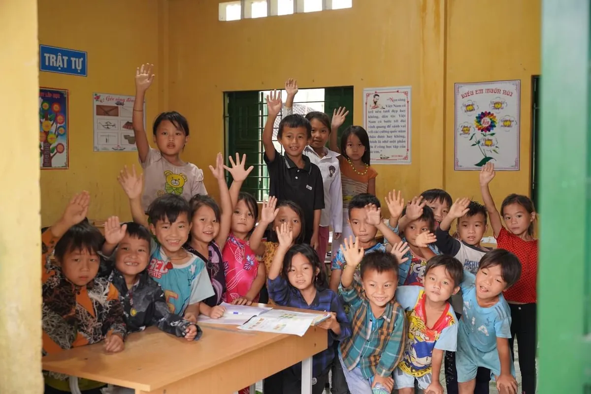 Giữ nụ cười tr&ecirc;n m&ocirc;i trẻ thơ - Ảnh 19.