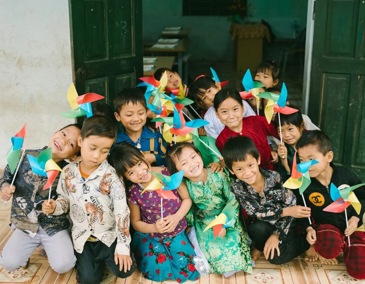 Giữ nụ cười tr&ecirc;n m&ocirc;i trẻ thơ - Ảnh 23.