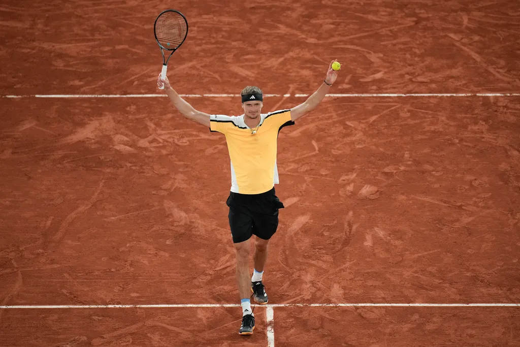 Alexander Zverev nhọc nhằn giành chiến thắng tại vòng 3 Pháp mở rộng 2024 - Ảnh 2. Alexander Zverev nhọc nhằn giành chiến thắng tại vòng 3 Pháp mở rộng 2024 - Ảnh 2.