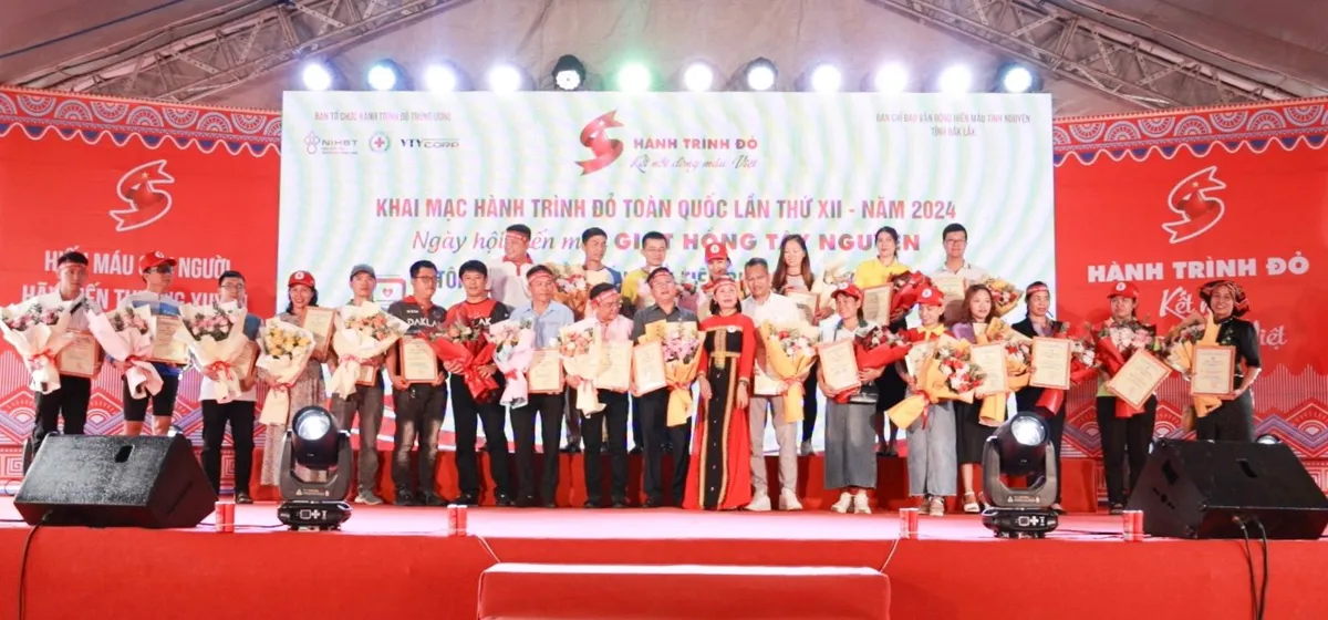 Hành trình Đỏ 2024: Dự kiến tiếp nhận 120.000 đơn vị máu - Ảnh 5. Hành trình Đỏ 2024: Dự kiến tiếp nhận 120.000 đơn vị máu - Ảnh 5.