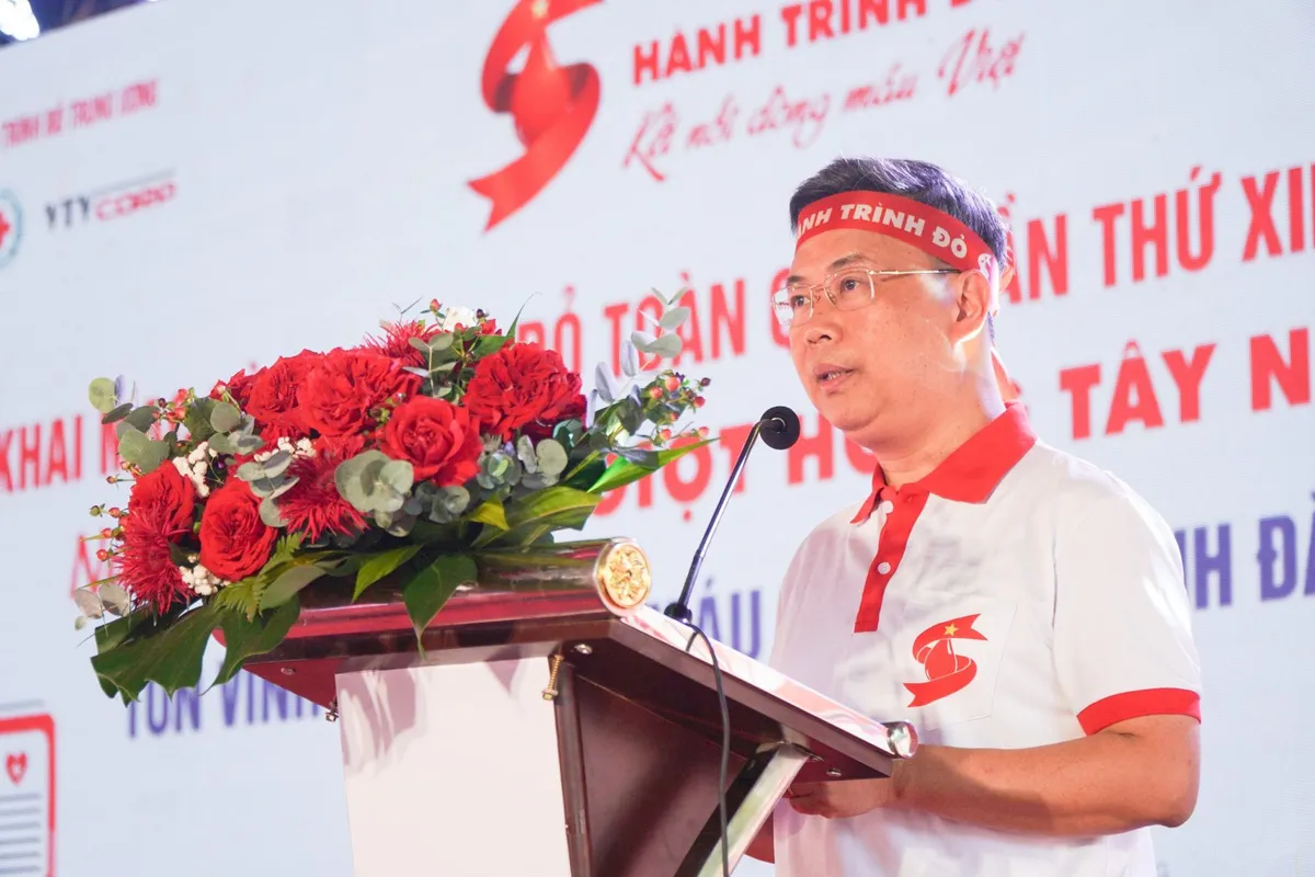 Hành trình Đỏ 2024: Dự kiến tiếp nhận 120.000 đơn vị máu - Ảnh 2. Hành trình Đỏ 2024: Dự kiến tiếp nhận 120.000 đơn vị máu - Ảnh 2.