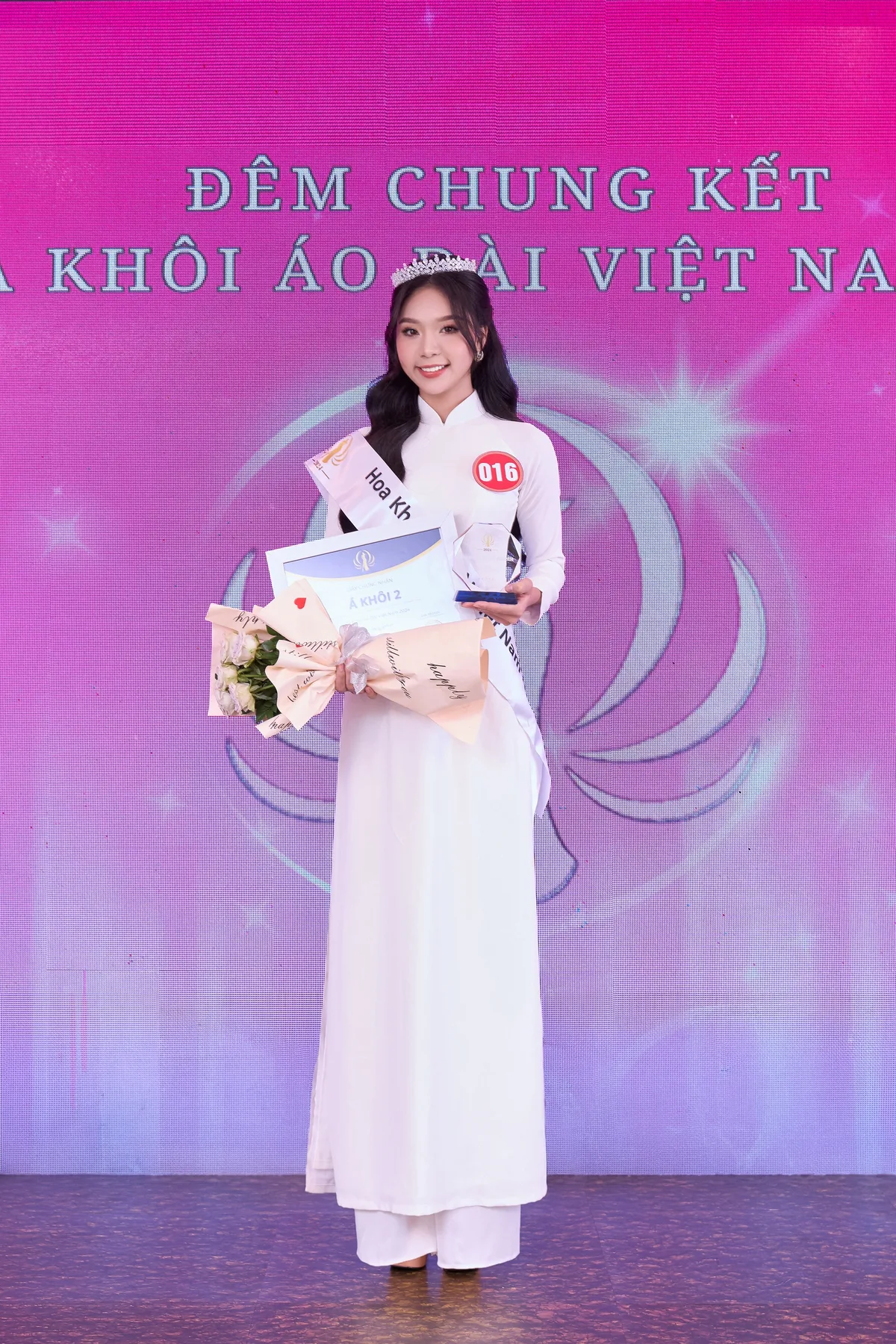 Thí sinh Miss Grand Vietnam 2022 đăng quang Á khôi Áo dài Việt Nam 2024 - Ảnh 2.