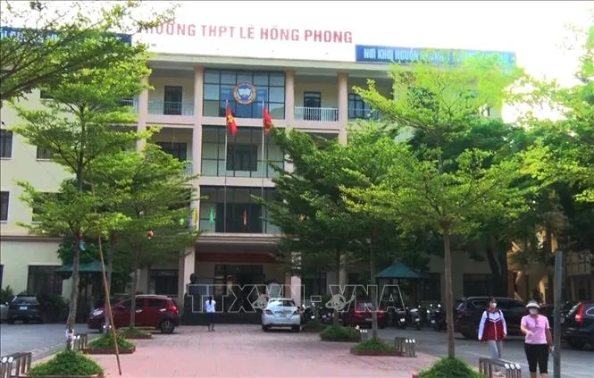 Thu 400.000 đồng/học sinh để hỗ trợ kỳ thi tốt nghiệp THPT: Trường sẽ chỉ đạo Hội cha mẹ học sinh trả lại tiền - Ảnh 1.