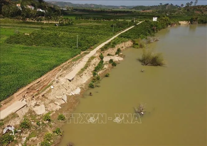 Đắk Nông cảnh báo nguy cơ sạt lở trên các sông, suối, sườn dốc do mưa lớn - Ảnh 1.