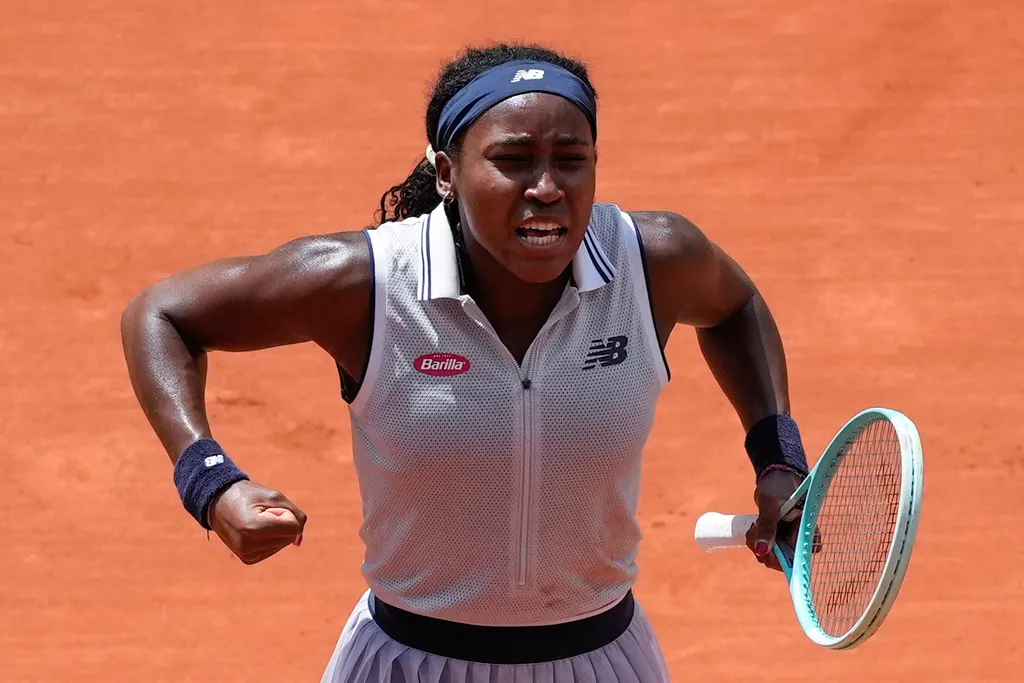 Iga Swiatek và Coco Gauff vào bán kết Pháp mở rộng 2024 - Ảnh 4. Iga Swiatek và Coco Gauff vào bán kết Pháp mở rộng 2024 - Ảnh 4.
