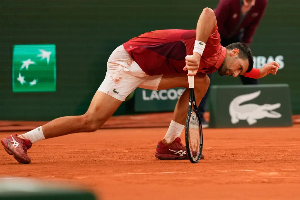 Novak Djokovic rút lui khỏi Pháp mở rộng, đánh mất ngôi số 1 thế giới - Ảnh 1. Novak Djokovic rút lui khỏi Pháp mở rộng, đánh mất ngôi số 1 thế giới - Ảnh 1.