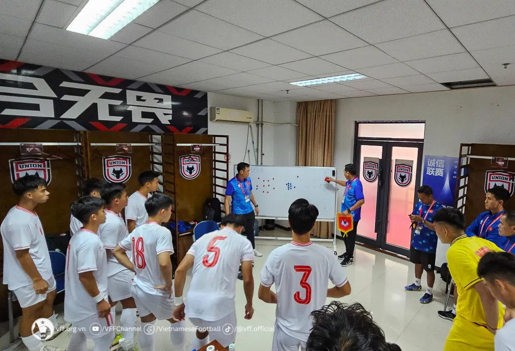 Đội tuyển U19 Việt Nam thua 0-1 trước chủ nhà U19 Trung Quốc trong trận ra quân tại giải U19 quốc tế 2024 - Ảnh 3.