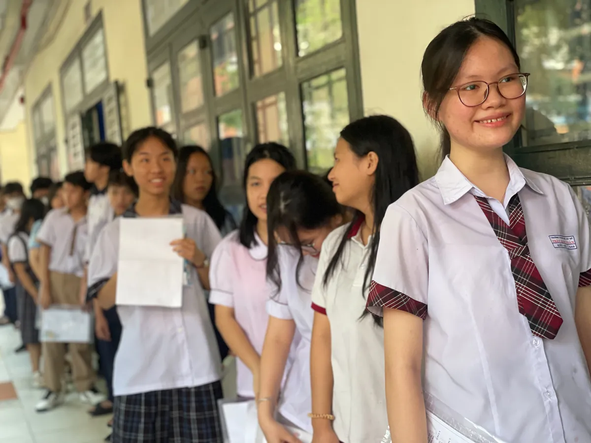 Thi lớp 10 TP Hồ Chí Minh: Hơn 98.600 học sinh bước vào môn thi đầu tiên  - Ảnh 8.