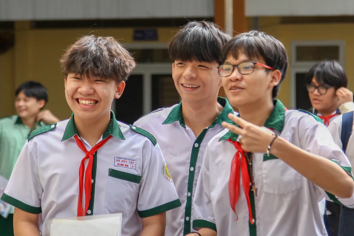 TP Hồ Chí Minh: Thí sinh hào hứng qua hai môn Ngữ Văn, Ngoại ngữ - Ảnh 1.