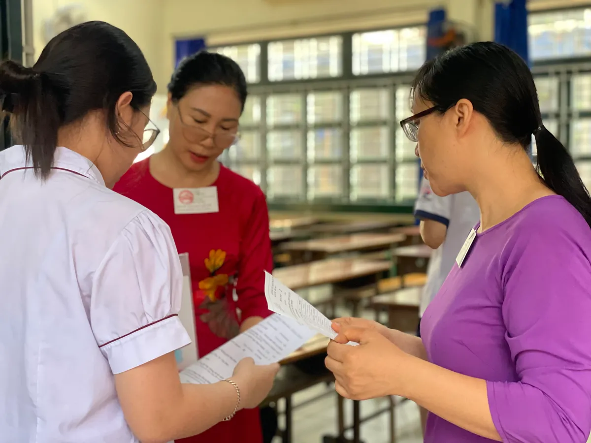 Ngày thi đầu tiên Kỳ thi tuyển sinh lớp 10 TP Hồ Chí Minh chính thức bắt đầu - Ảnh 1.