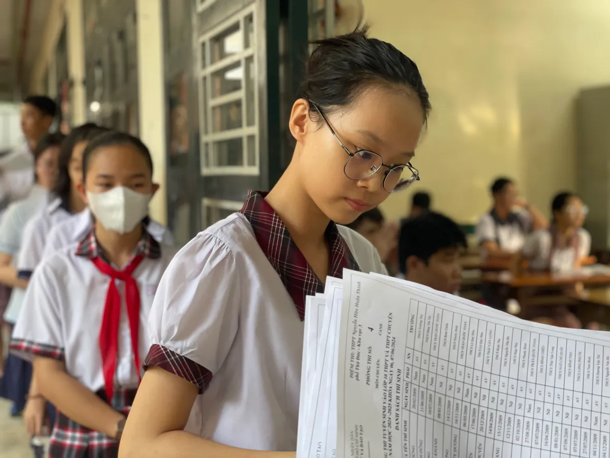 Ngày thi đầu tiên Kỳ thi tuyển sinh lớp 10 TP Hồ Chí Minh chính thức bắt đầu - Ảnh 2.