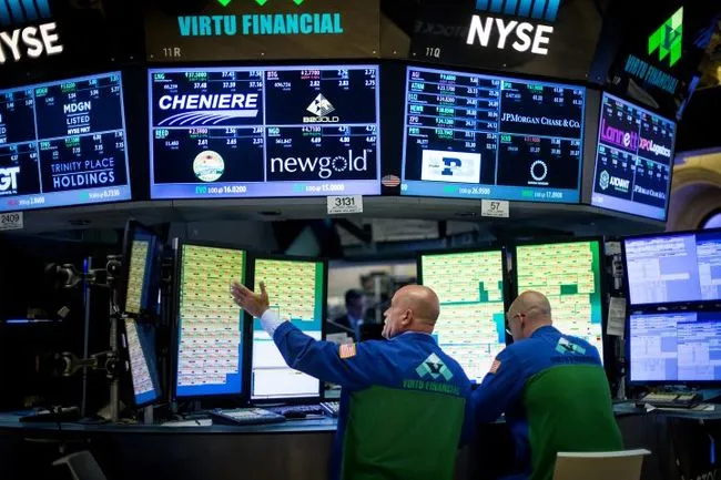 S&P 500 và Nasdaq đạt mức cao kỷ lục - Ảnh 2.