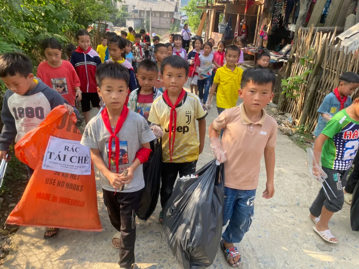 Clean Up Việt Nam thu gom hàng trăm tấn rác - Ảnh 3.