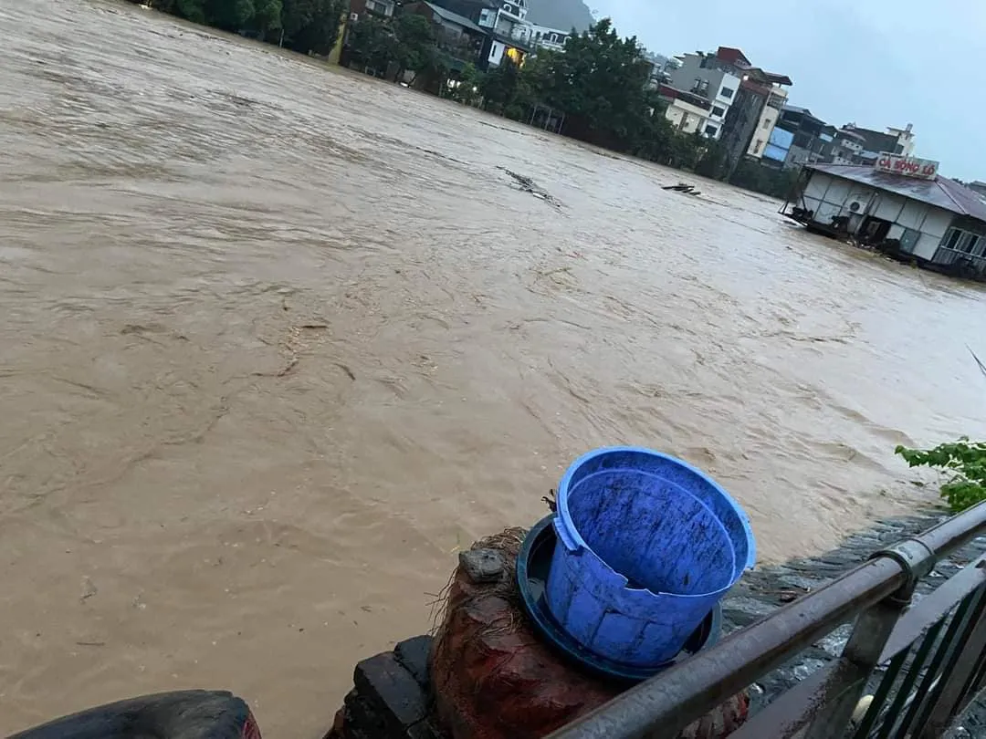 Lũ trên sông Lô cao nhất trong gần 40 năm, Hà Giang sạt lở, ngập lụt diện rộng - Ảnh 5.