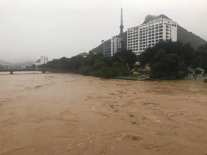 Lũ trên sông Lô cao nhất trong gần 40 năm, Hà Giang sạt lở, ngập lụt diện rộng - Ảnh 3.