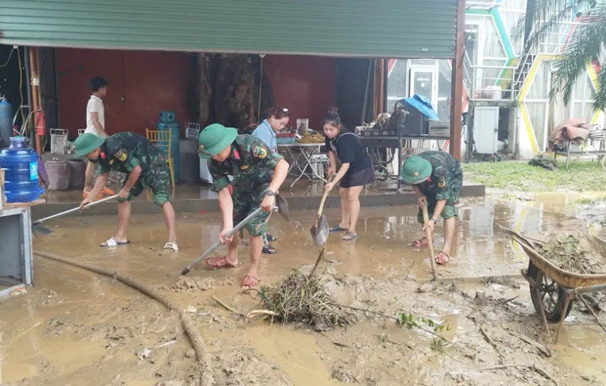 Hà Giang huy động lực lượng hỗ trợ người dân sau mưa lũ - Ảnh 1.