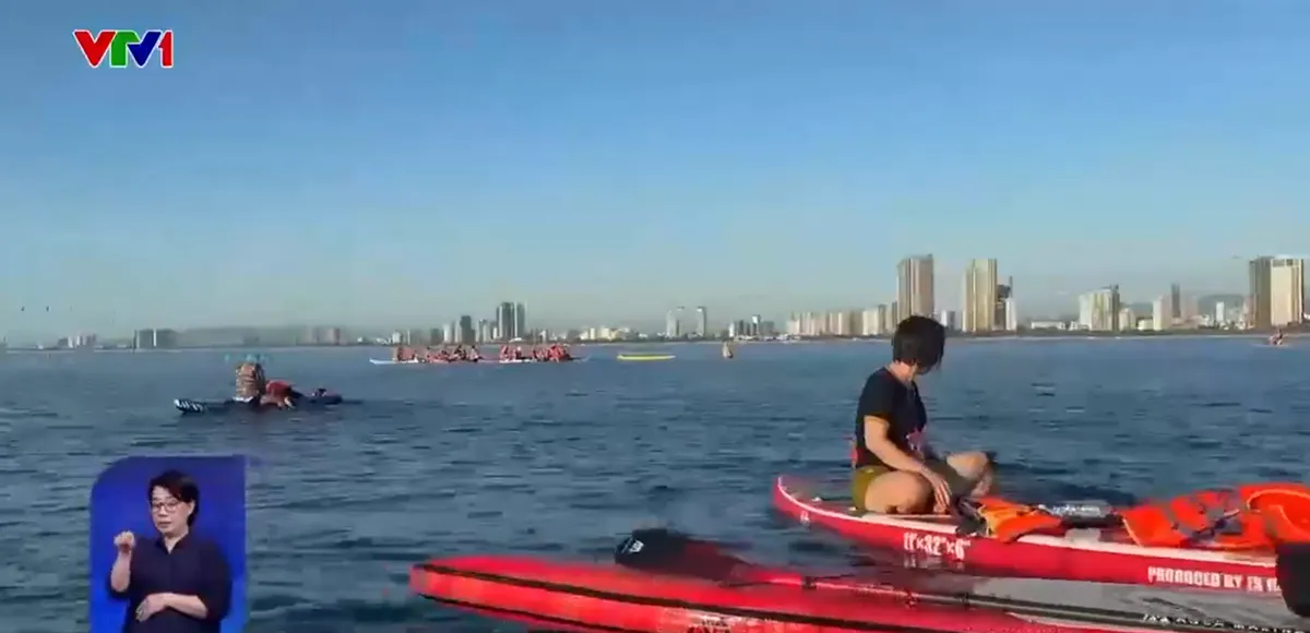 Chèo Sup trên biển Mân Thái - Ảnh 1.