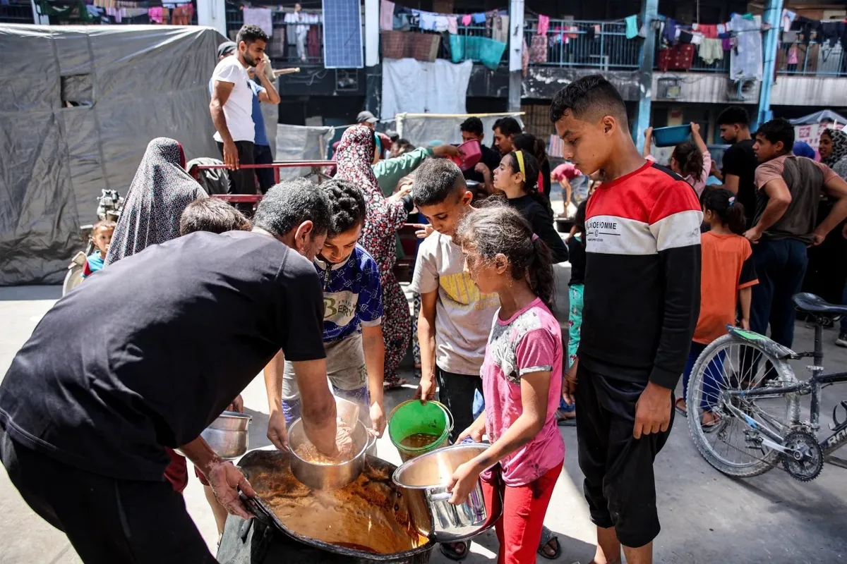 Quân đội Israel tuyên bố “tạm dừng chiến thuật” ở phía Nam Gaza - Ảnh 1.