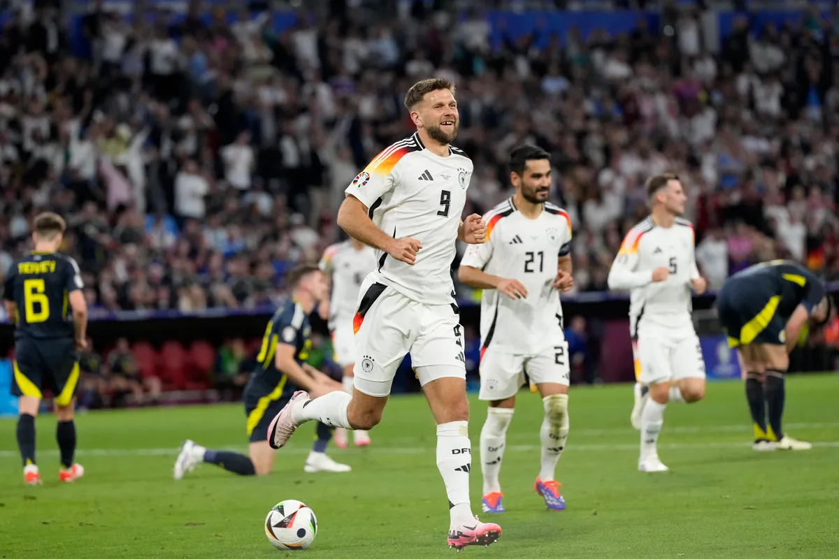 Những kỷ lục mới đã được tạo ra tại Euro 2024 - Ảnh 1. Những kỷ lục mới đã được tạo ra tại Euro 2024 - Ảnh 1.