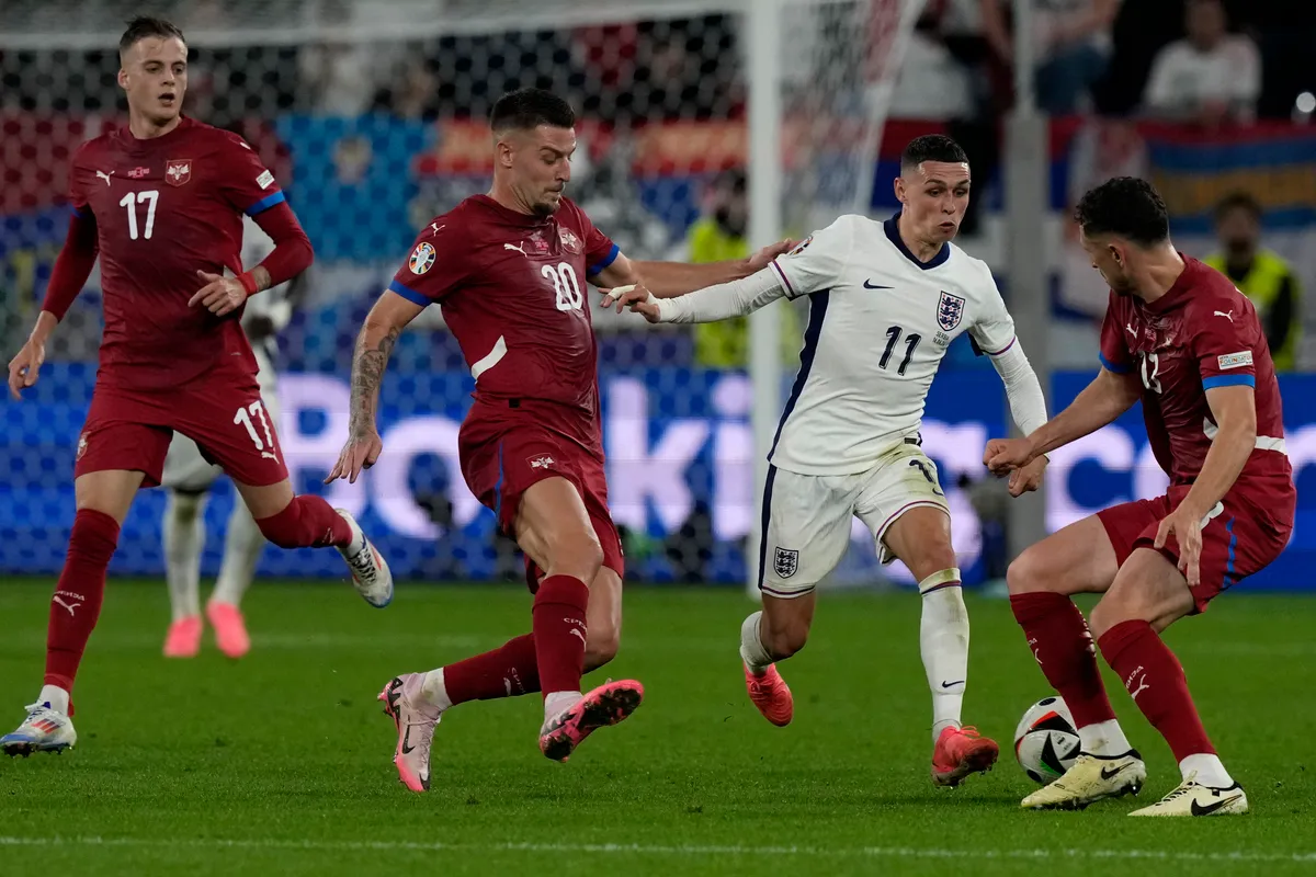 Tuyển Anh nhận mưa lời chê dù đánh bại Serbia | Euro 2024 - Ảnh 2. Tuyển Anh nhận mưa lời chê dù đánh bại Serbia | Euro 2024 - Ảnh 2.