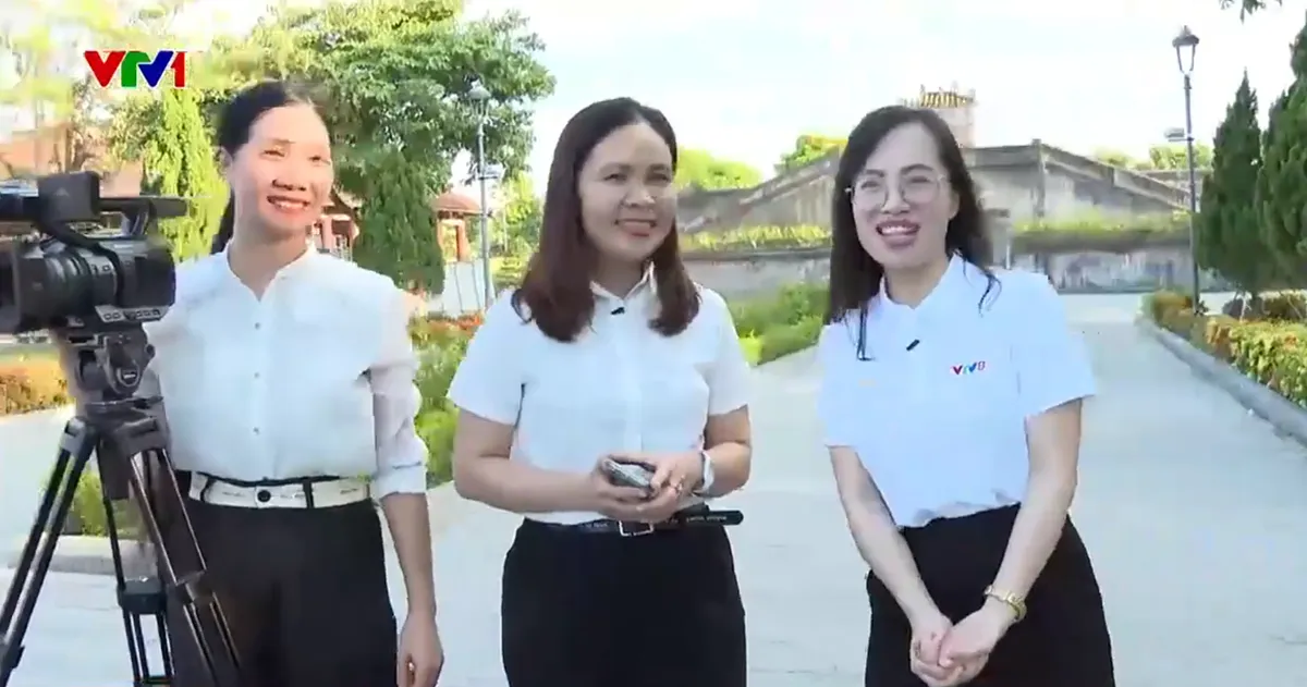 Ng&agrave;y mới c&ugrave;ng những ph&aacute;t thanh vi&ecirc;n cơ sở - Ảnh 1.