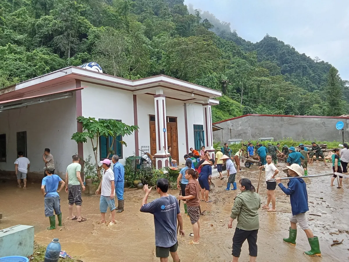 Mưa lớn gây sạt lở tại Tuyên Quang, dự báo Bắc Bộ tiếp tục mưa to - Ảnh 6.