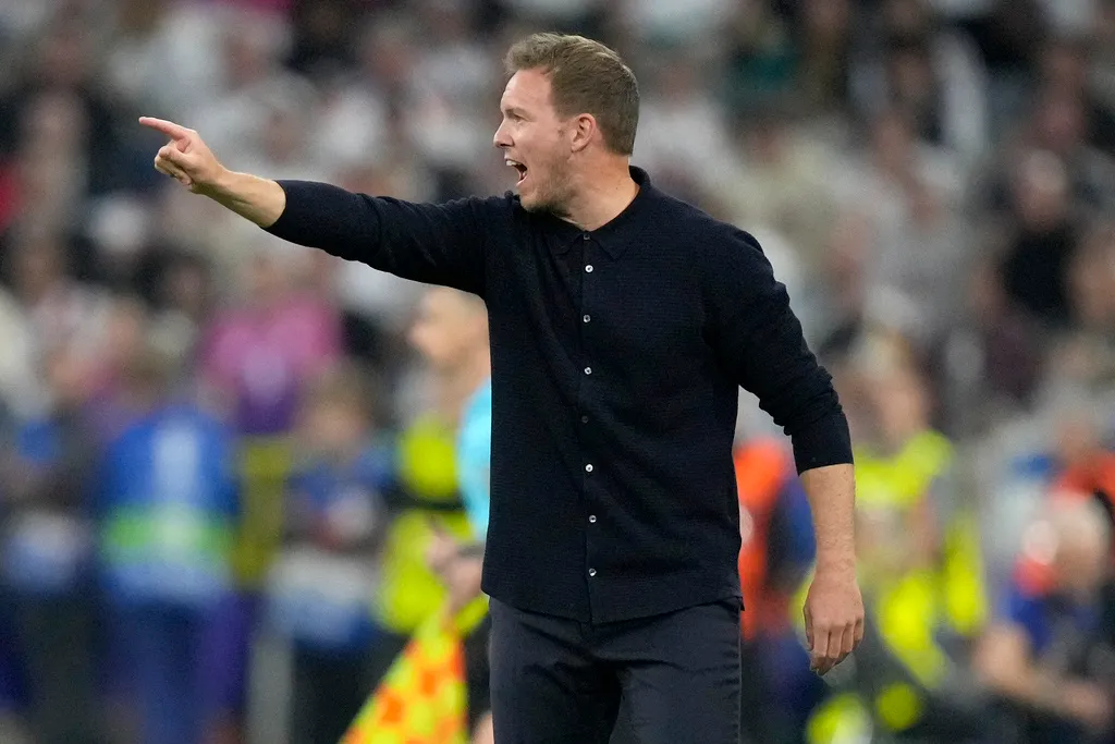 Các HLV thay phiên chỉ trích sân Frankfurt ở Euro 2024, UEFA nói gì? - Ảnh 2. Các HLV thay phiên chỉ trích sân Frankfurt ở Euro 2024, UEFA nói gì? - Ảnh 2.