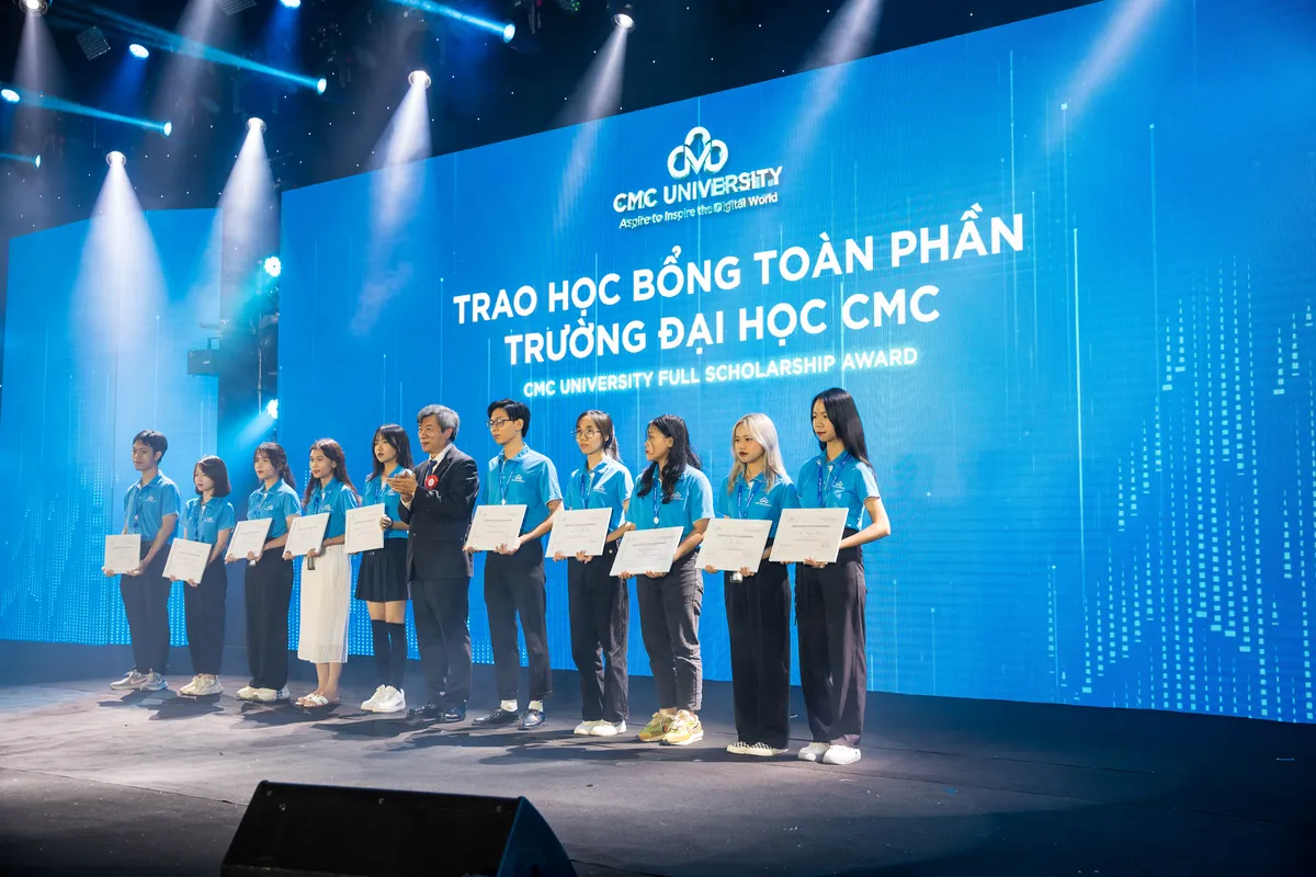 Điểm chuẩn xét học bạ đợt 4 của trường Đại học CMC năm 2024 - Ảnh 3.