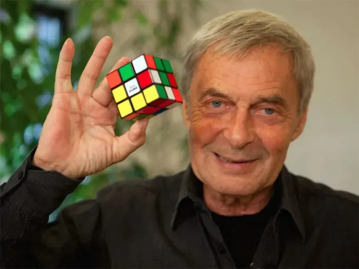 Kỷ niệm 50 năm khối rubik ra đời - Ảnh 1.
