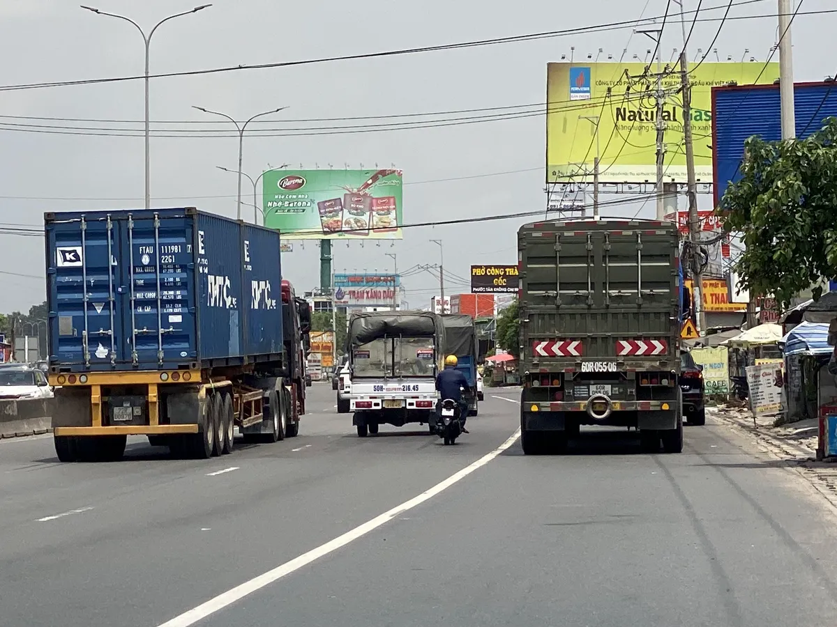 Lắp dải phân cách, xóa điểm đen tai nạn giao thông ở Quốc lộ 51 - Ảnh 4.