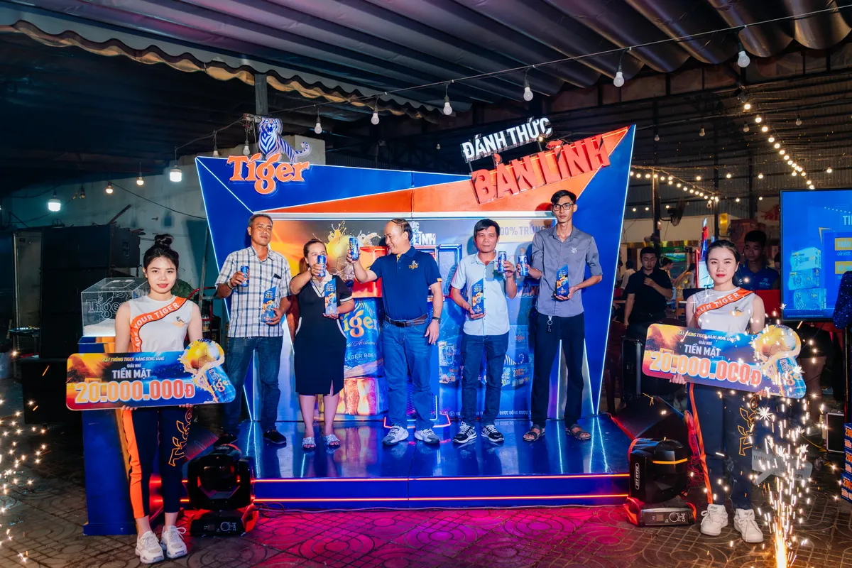 Tr&uacute;ng 20 triệu ngay trong đ&aacute;m tiệc, người đ&agrave;n &ocirc;ng bất ngờ kh&ocirc;ng tin l&agrave; sự thật - Ảnh 1.