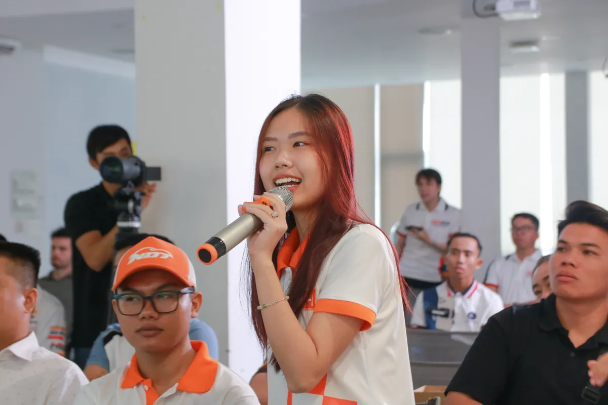 Workshop thợ m&aacute;y v&agrave; dầu nhớt Repsol chinh phục sức mạnh c&ocirc;ng nghệ GP - Ảnh 4.