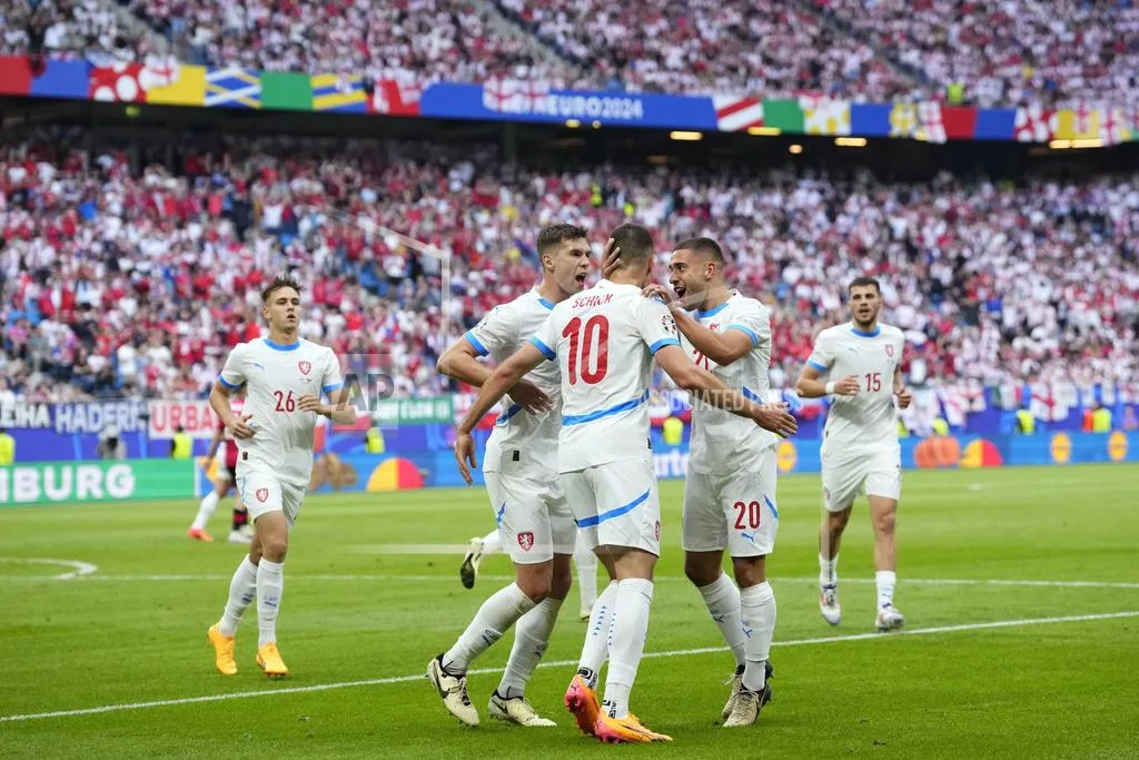Trận đấu sống c&ograve;n của Cộng h&ograve;a S&eacute;c tại Euro 2024: Đối đầu Thổ Nhĩ Kỳ, đội chỉ cần h&ograve;a để đi tiếp - Ảnh 1.