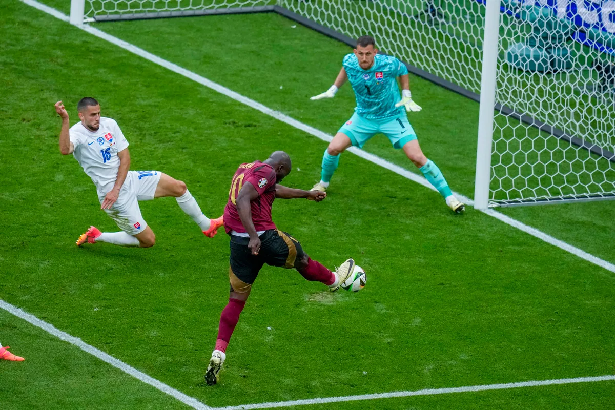 Lukaku sẽ lập kỷ lục tệ nhất lịch sử Euro nếu tịt ngòi trước Pháp - Ảnh 2. Lukaku sẽ lập kỷ lục tệ nhất lịch sử Euro nếu tịt ngòi trước Pháp - Ảnh 2.