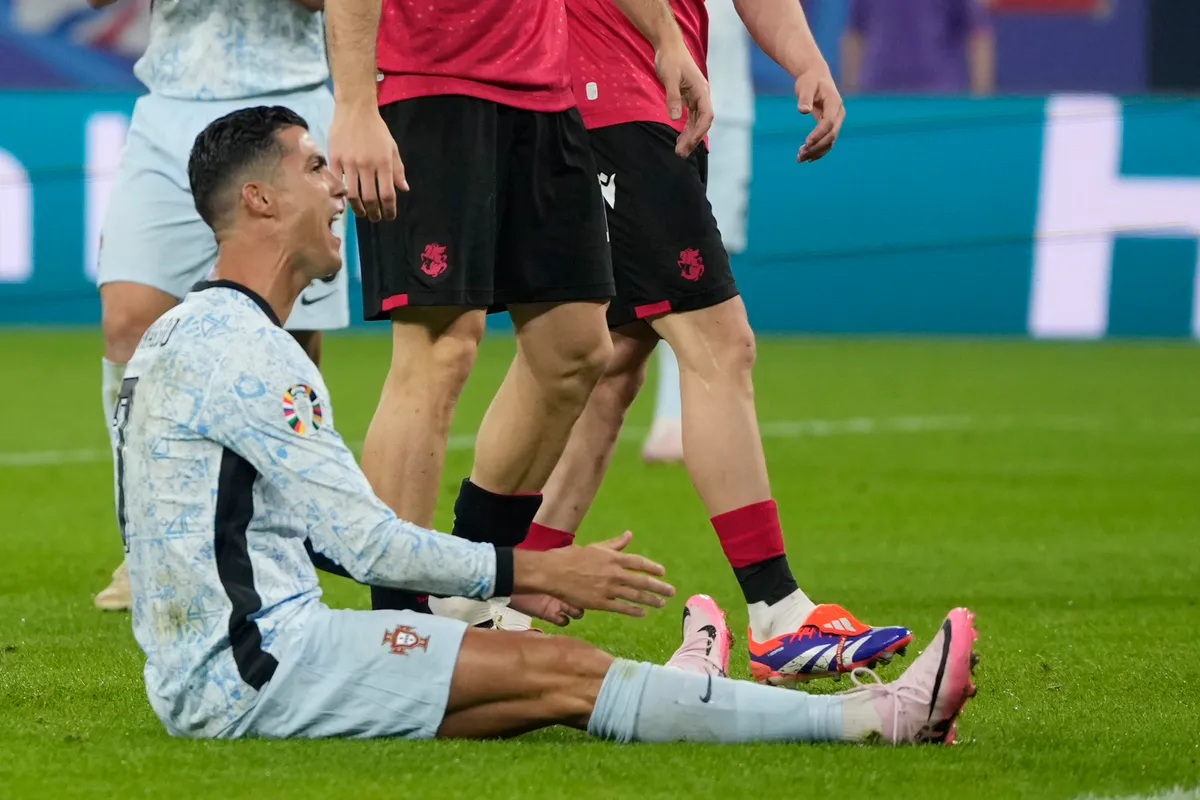 Ronaldo lập kỷ lục tịt ngòi sau vòng bảng Euro 2024 - Ảnh 1.
