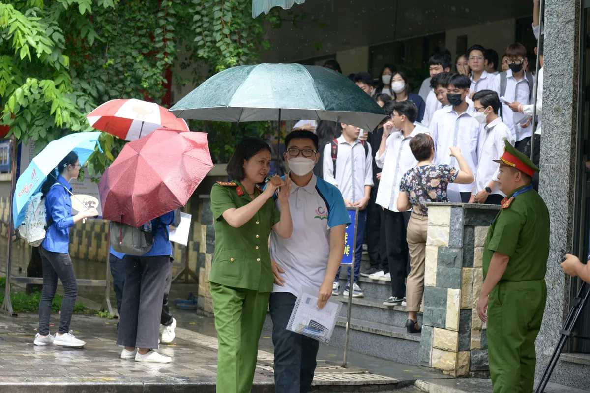 Kỳ thi tốt nghiệp THPT 2026: Siết quy chế, tăng ứng dụng c&ocirc;ng nghệ - Ảnh 4.