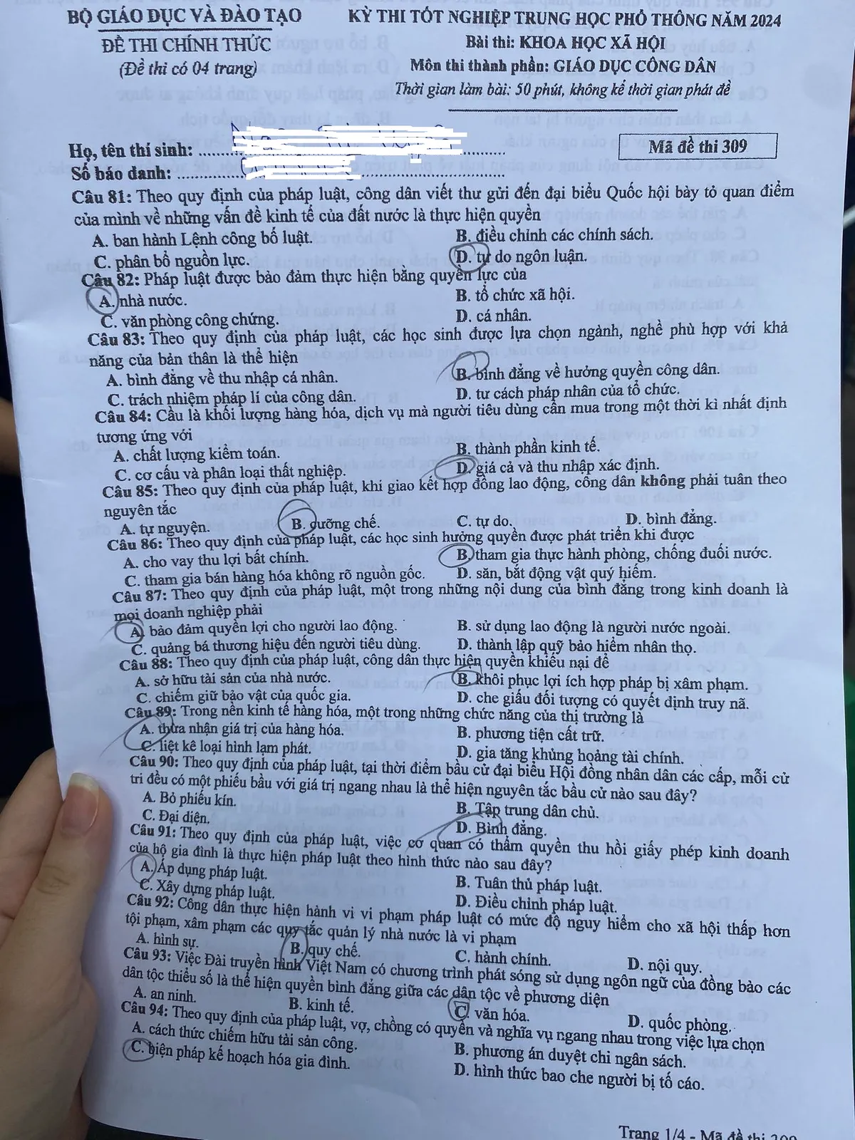 Đề thi và gợi ý đáp án môn Giáo dục công dân - Ảnh 1.