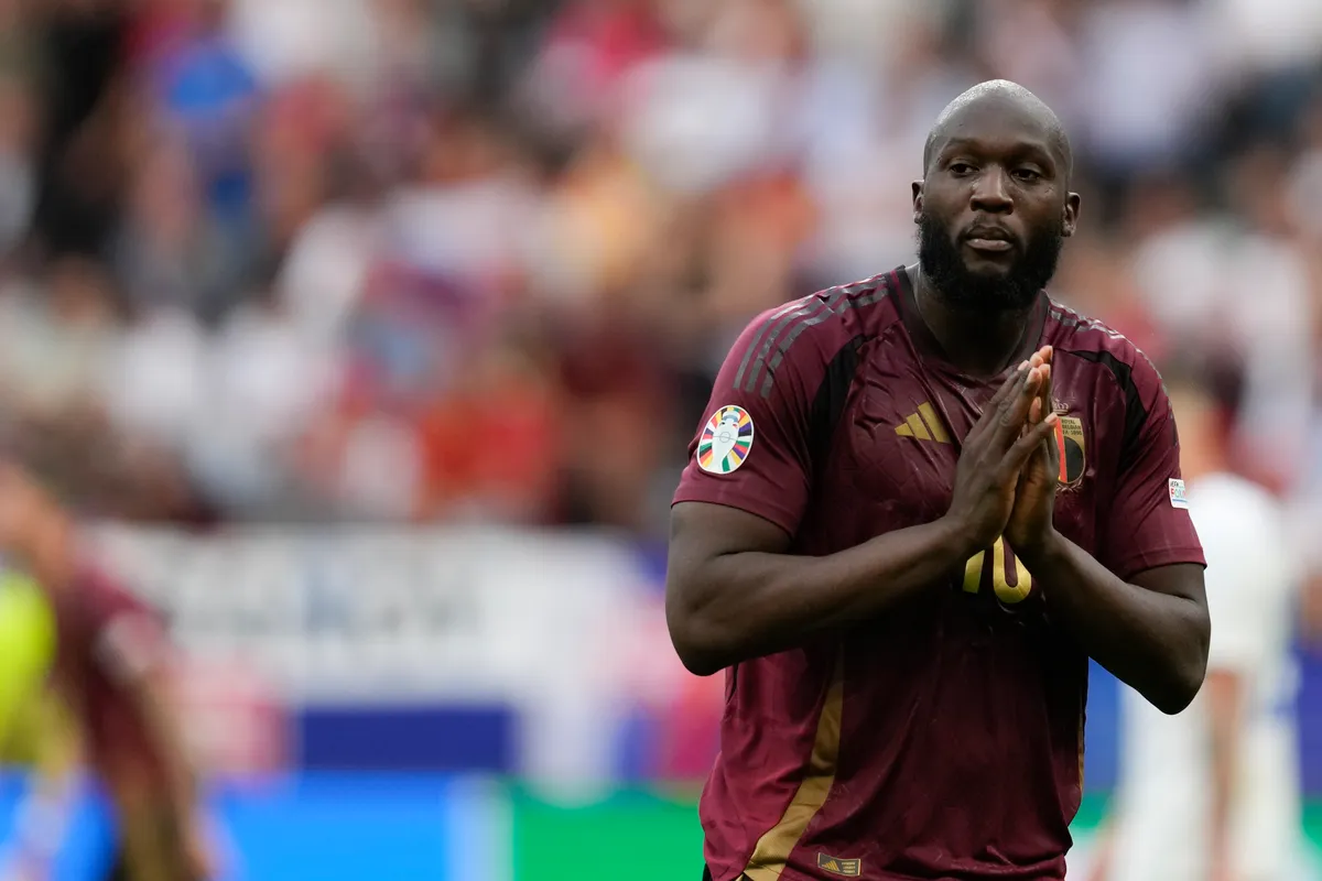 Romelu Lukaku - chân sút đáng quên nhất tại vòng bảng Euro 2024 - Ảnh 2. Romelu Lukaku - chân sút đáng quên nhất tại vòng bảng Euro 2024 - Ảnh 2.
